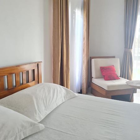 Inang Amang Homestay Labuan Bajo Bagian luar foto