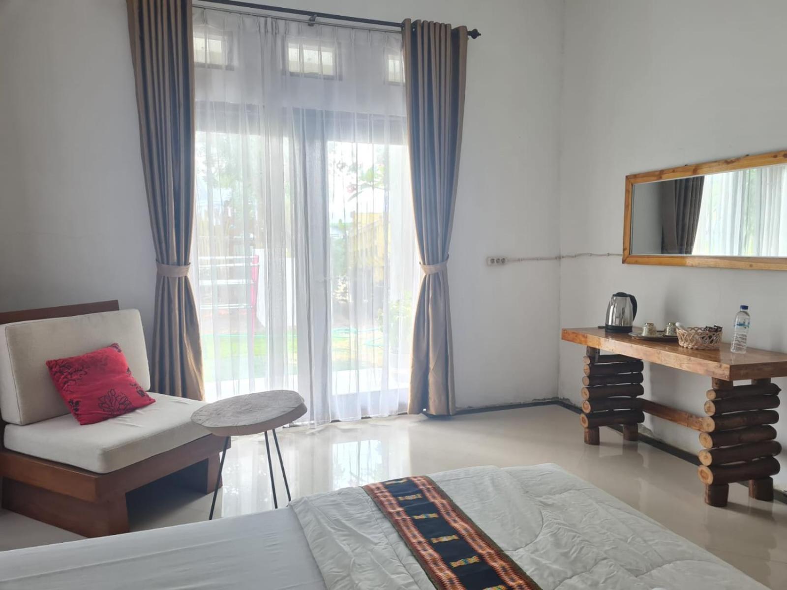 Inang Amang Homestay Labuan Bajo Bagian luar foto