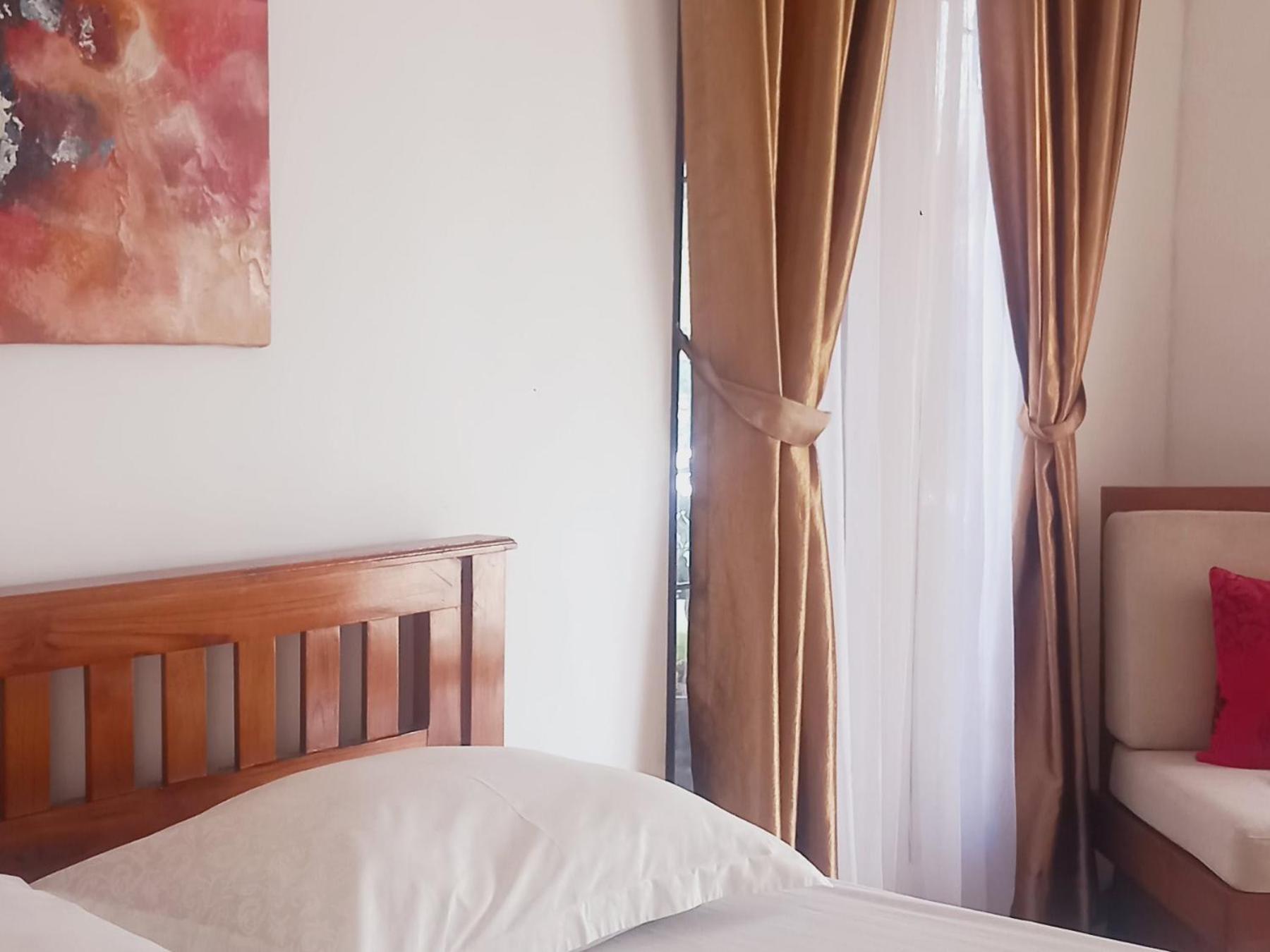 Inang Amang Homestay Labuan Bajo Ruang foto